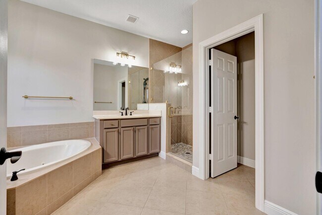 Building Photo - 4559 Cadiz Cir