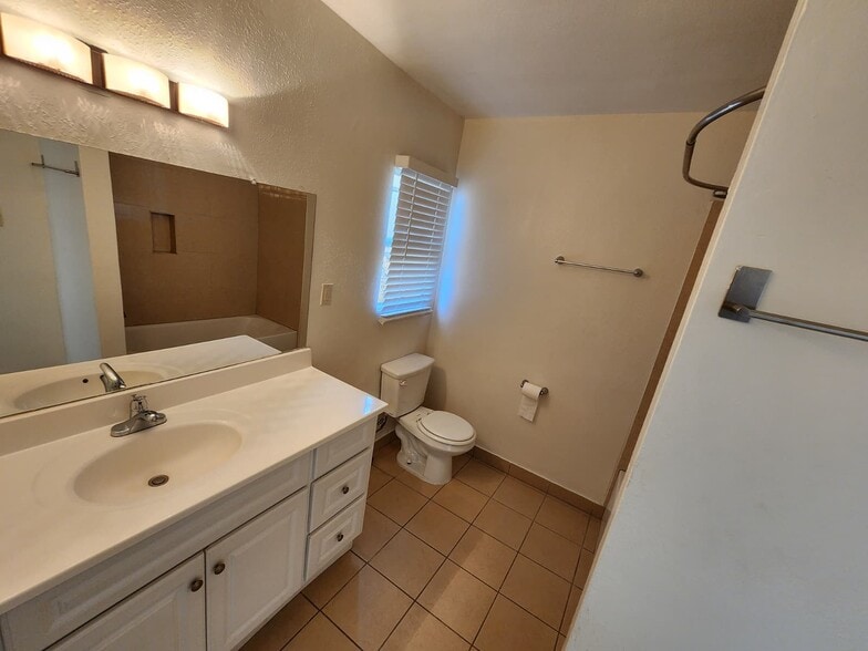 Building Photo - 4353 Don Tomaso Dr