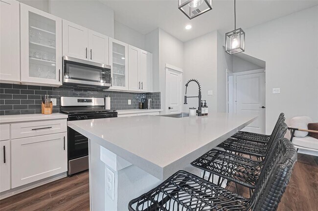 Building Photo - 8462 Berry Grn Ln