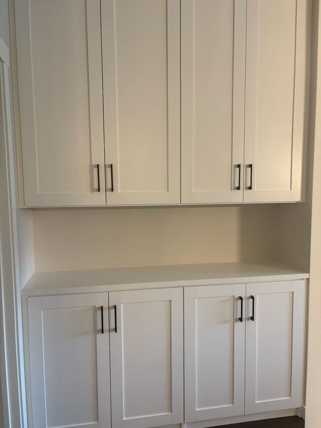 Building Photo - Cute, modern 2 bed 2.5 bath condo for rent!