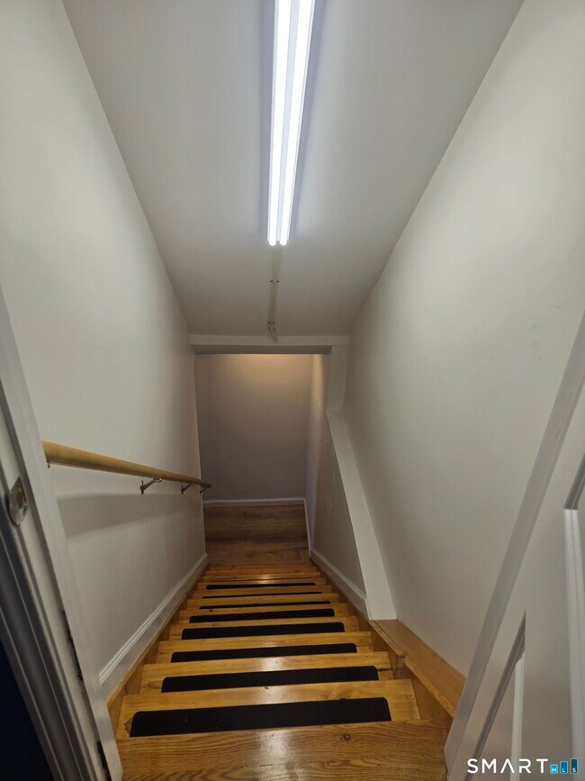 Building Photo - 57 Beachside Ave