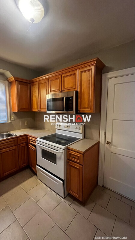 Building Photo - 2915 Felix Ave