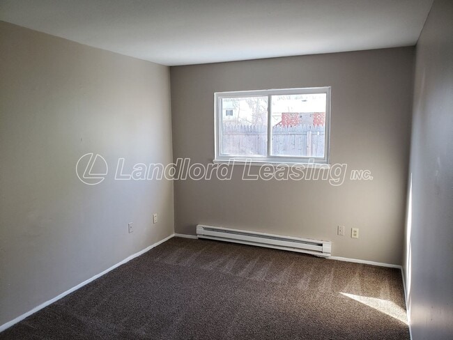 Building Photo - Well-Maintained 3-Bedroom Ranch with Updated Flooring