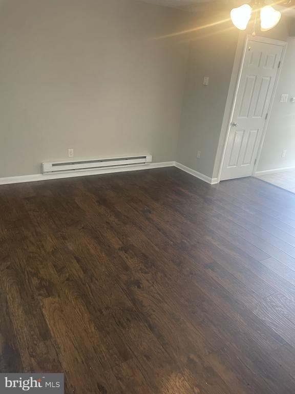 Building Photo - 700 Tara Dr