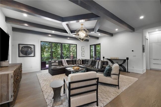 Building Photo - 306 Pinecrest Rd NE