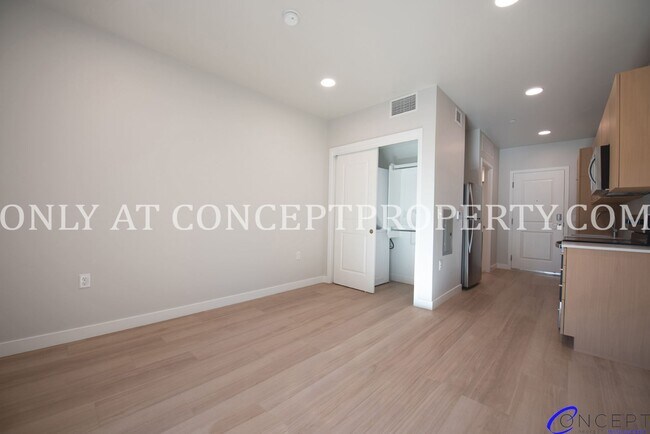 Building Photo - Elevate Your Lifestyle at Studio Crossing – Park City