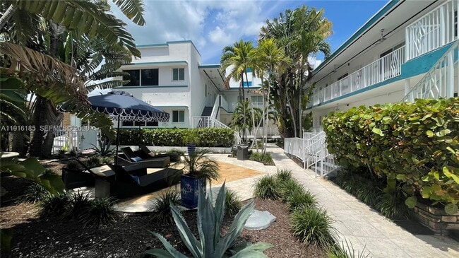 Building Photo - 7710 Harding Ave