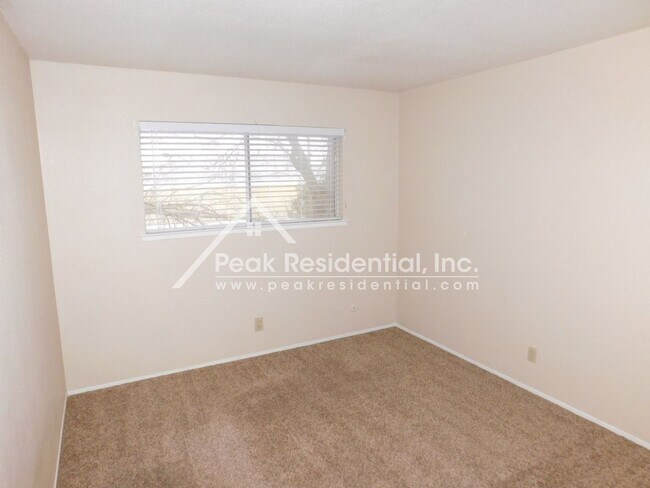 Building Photo - Northcrest6027