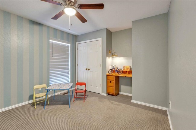 Building Photo - Look at this Bonus Room!!!