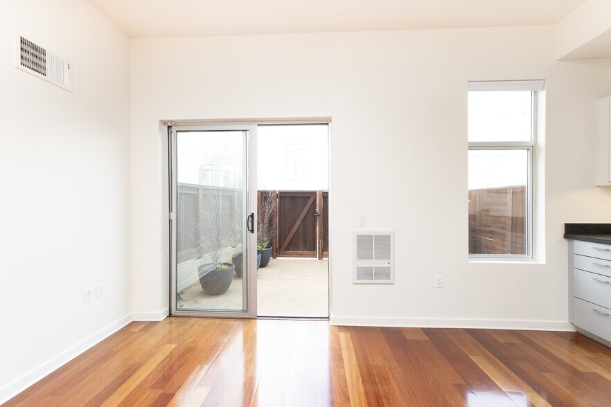 Building Photo - 451 Kansas St