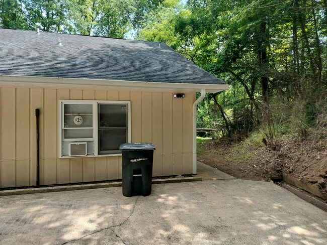 Building Photo - 487 N Country Clb Dr