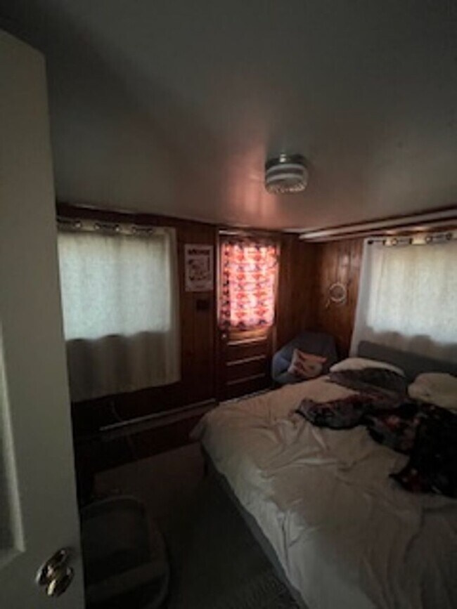 Building Photo - 5 BR / 2 BA House Near Bryan Park - Available August 2026!