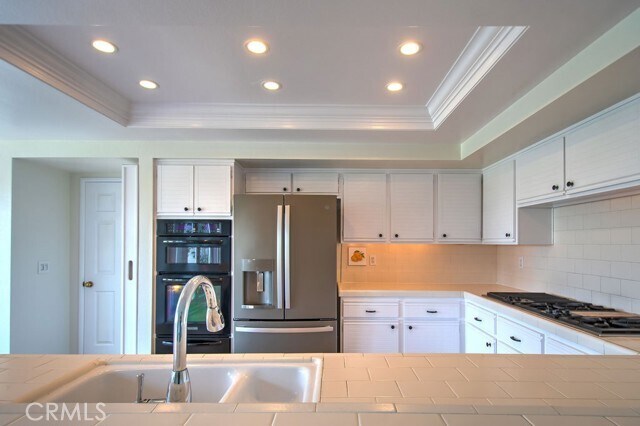 Building Photo - 31 Sarena