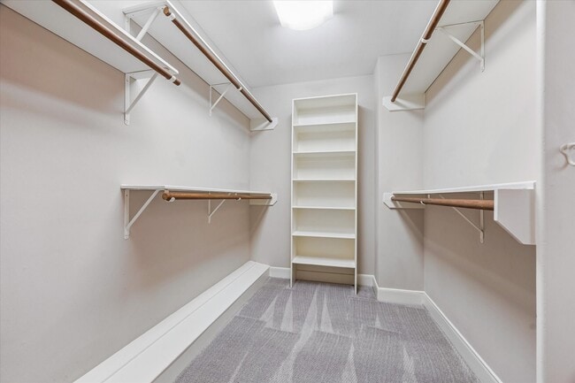 Building Photo - 6 Pembrook Ct