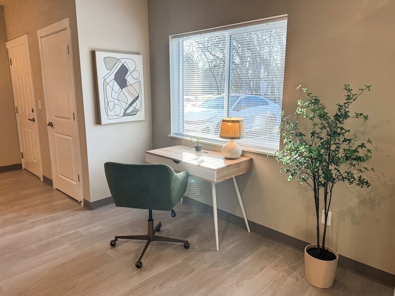 Building Photo - Swan Grove Apartments