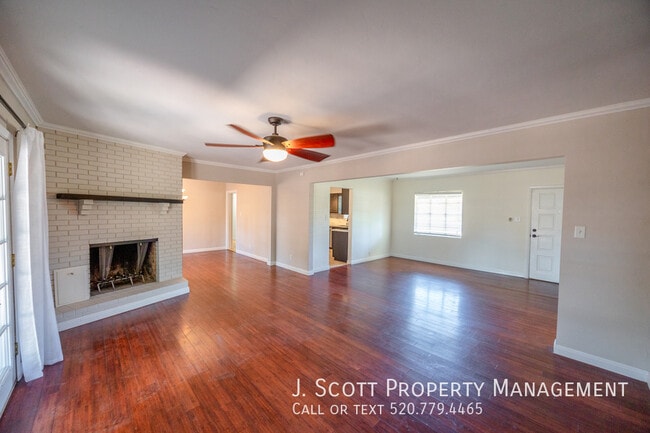 Building Photo - 723 W Cactus Wren Dr
