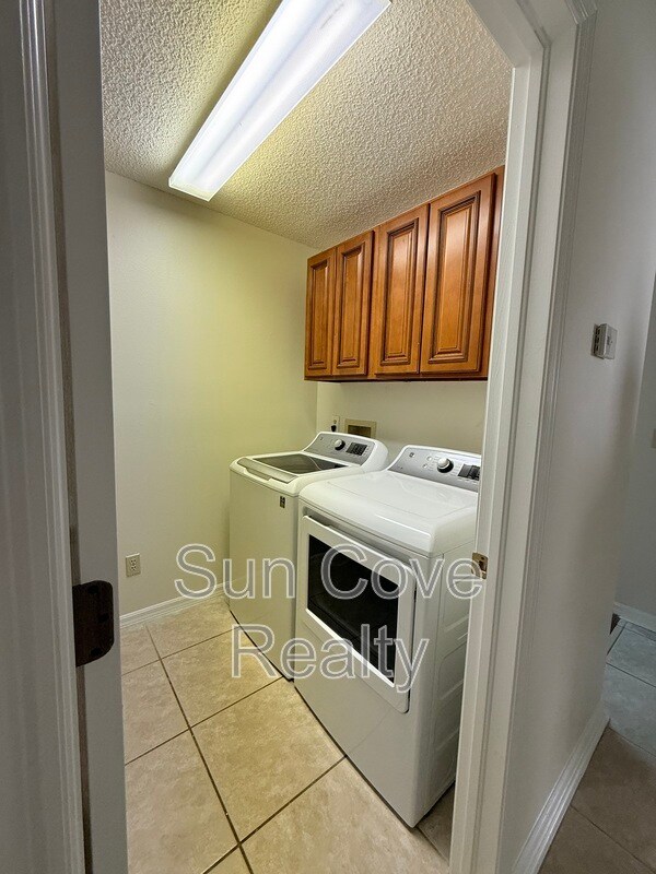 Building Photo - 5215 Lochmead Terrace