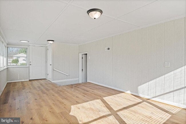 Building Photo - 312 N Hammonds Ferry Rd