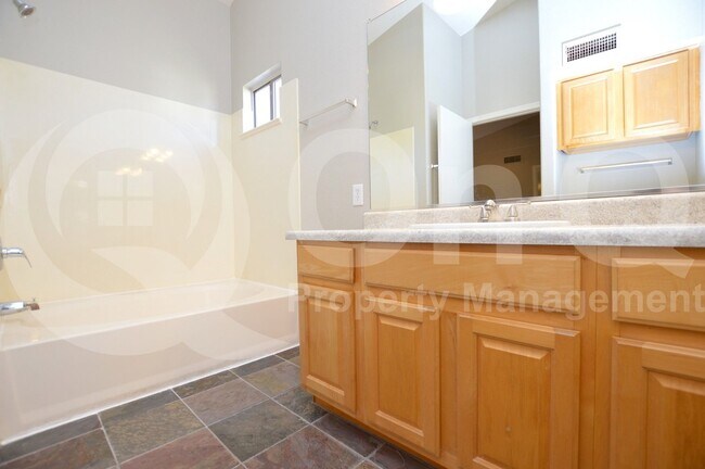 Building Photo - 2230 E Pinto Dr