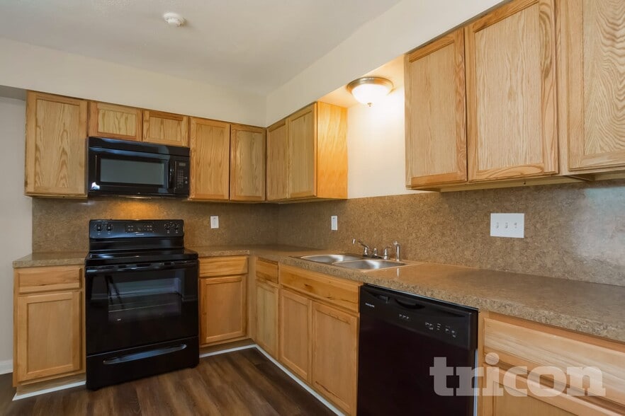 Building Photo - 12211 Haroldson Forest Dr