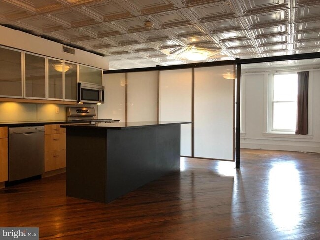 Building Photo - 126 Market St