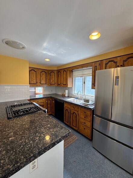 Building Photo - 57 Clarendon Ave