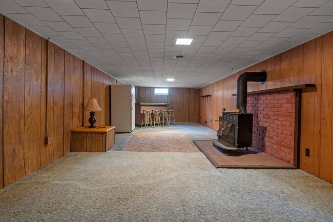 Building Photo - 1221 Kenwood St