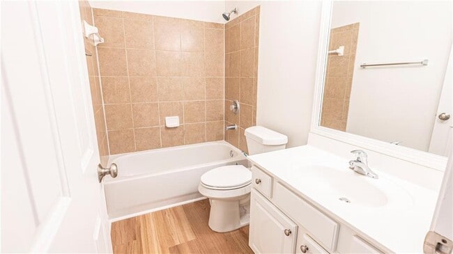 Building Photo - 2070 Hailston Dr NW