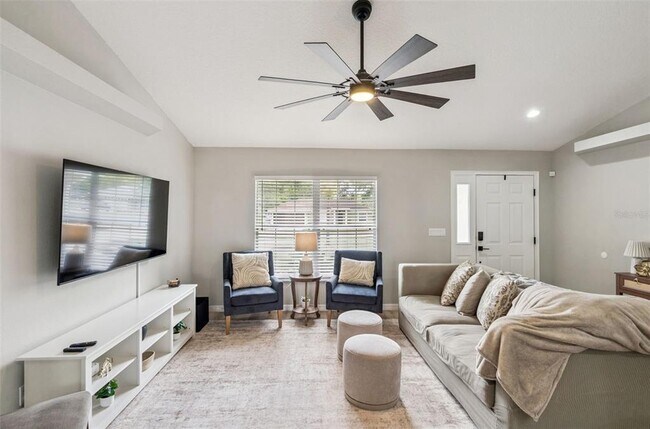 Building Photo - 165 Quail Oaks Cir