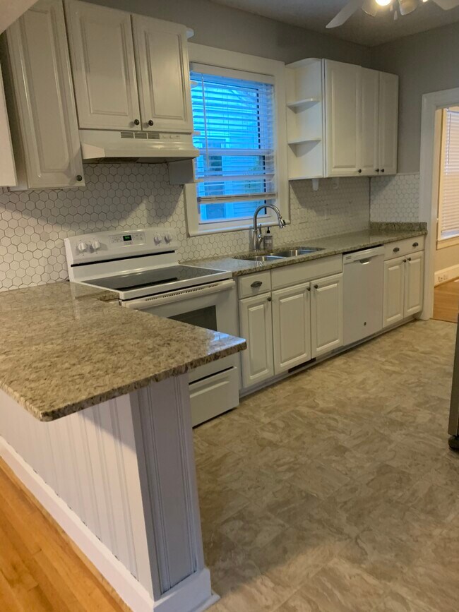 Kitchen - 166 Montague St