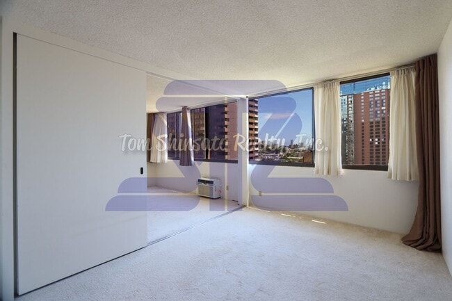 Building Photo - 1 Bedroom unit located in Kukui Plaza