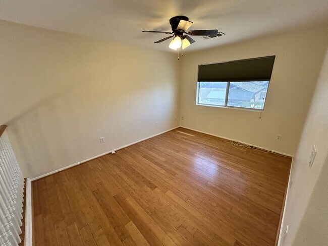 Building Photo - 3 Bed / 2.5 bath Gilbert Home with New Pai...