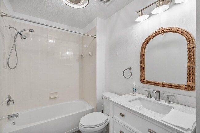 Building Photo - Stunning Custom Rental in Gated 55+ Royal ...