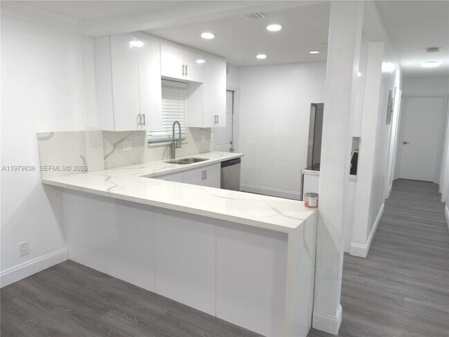 Building Photo - 1403 Adams St