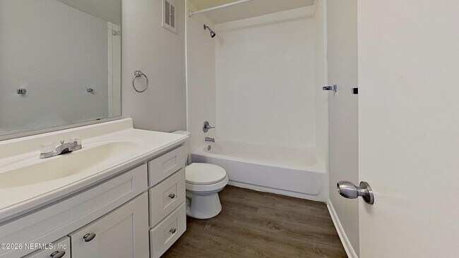 Building Photo - 2216 Spring Park Rd