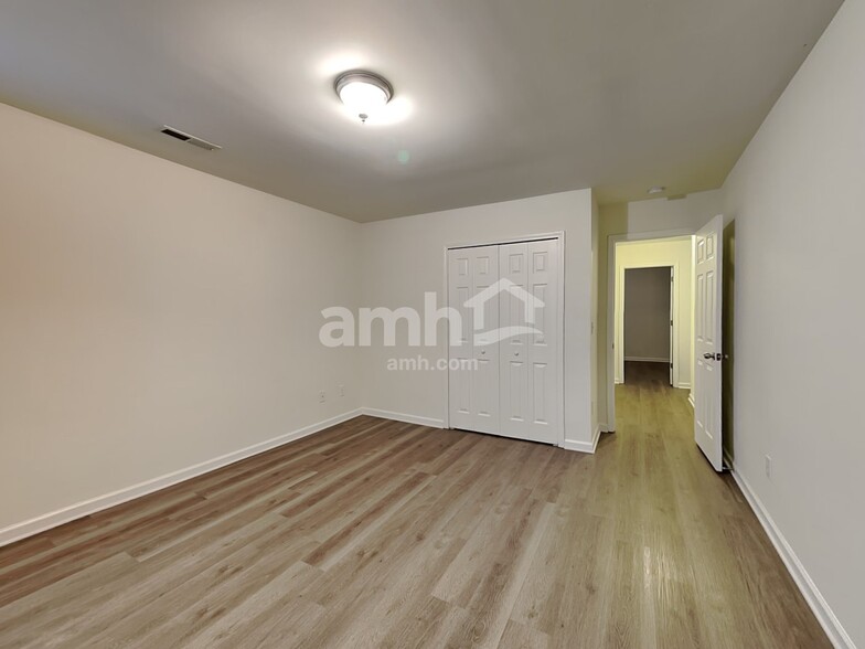 Building Photo - 817 Redland Dr