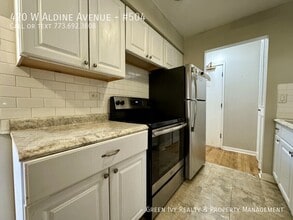 Building Photo - 420 W Aldine Ave
