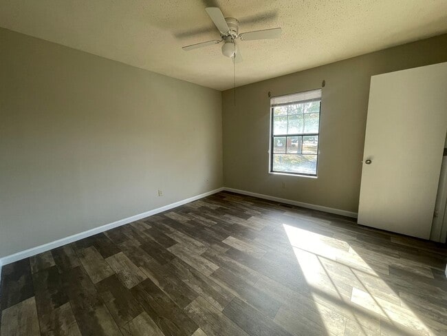 Building Photo - 3BR/2BA 2 story apartment for rent in Troy...