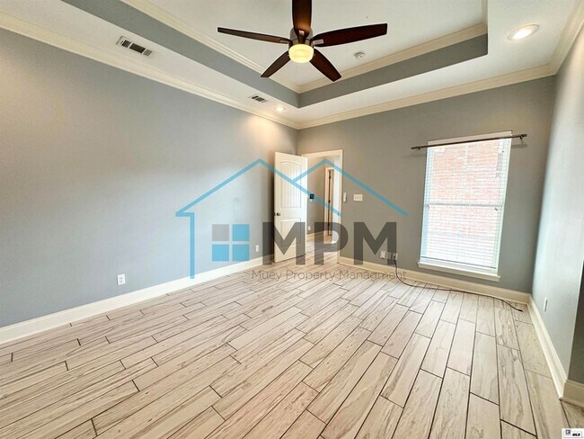 Building Photo - 513 Cliff Bullock Dr