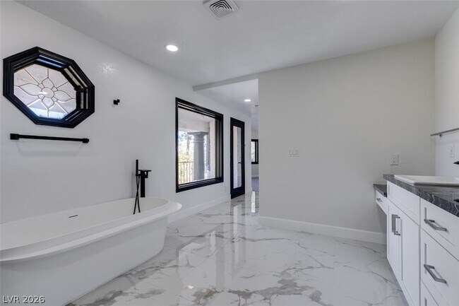 Building Photo - 7040 Obannon Drive