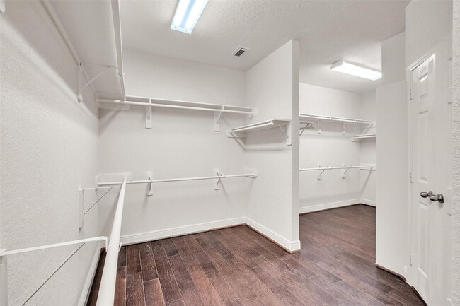Building Photo - 5303 Riverstone Crossing Dr