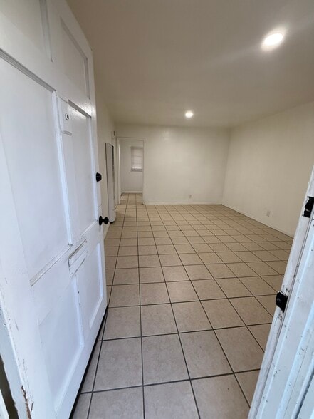 Entrance - 20 H St