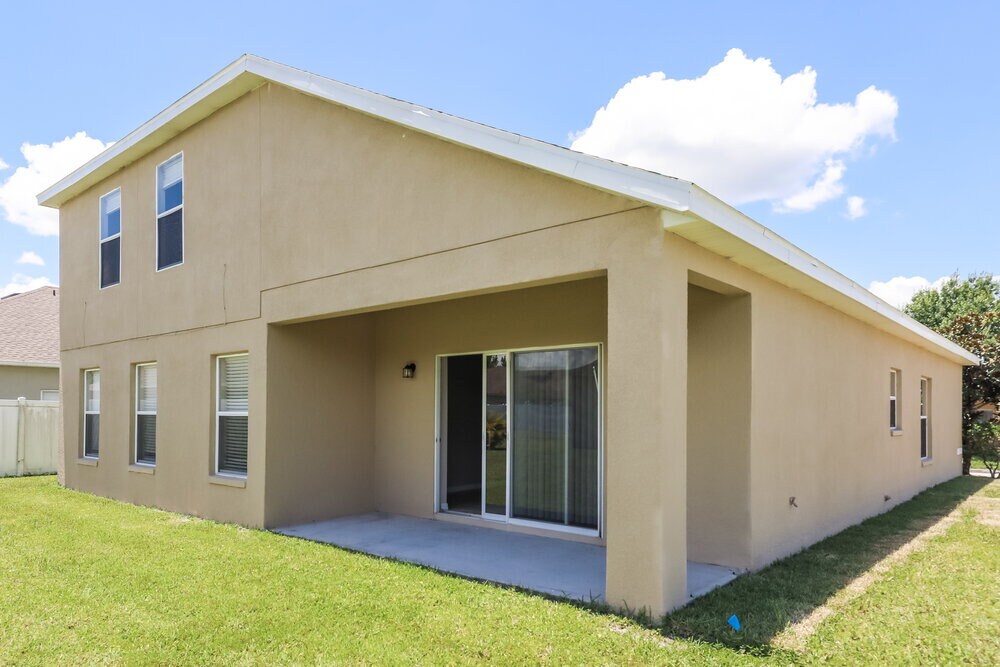 Building Photo - 2101 Woodsedge Dr