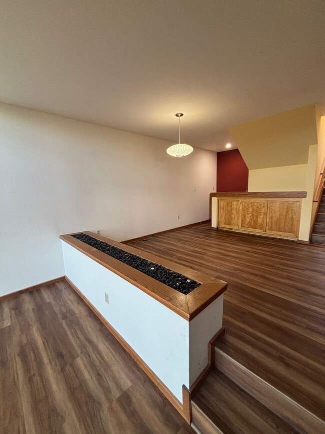 Building Photo - Large 2 bedroom 2.5 bathroom Bennett Valley Home with community pool and views