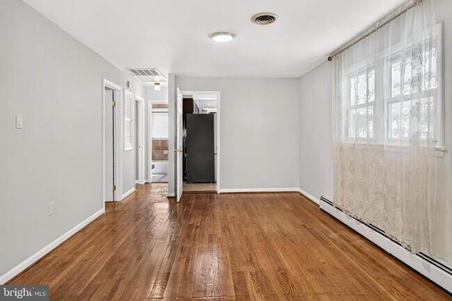 Building Photo - 2843 Annandale Rd