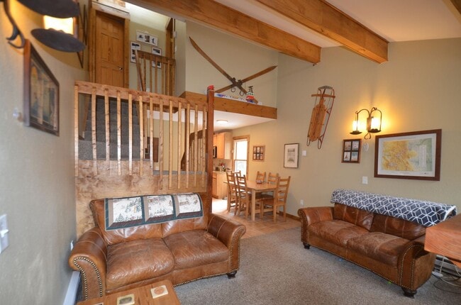 Building Photo - Flexible lease terms! Year available! Pets Negotiable!  Walk to town, community hot tub!