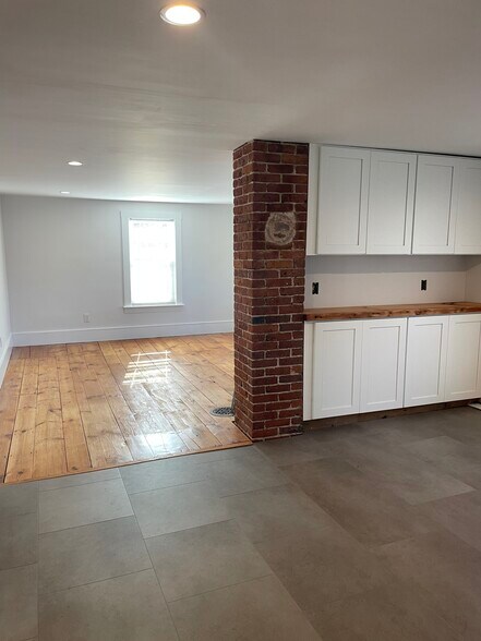 Open Living Kitchen to Living Room - 13 Middle St