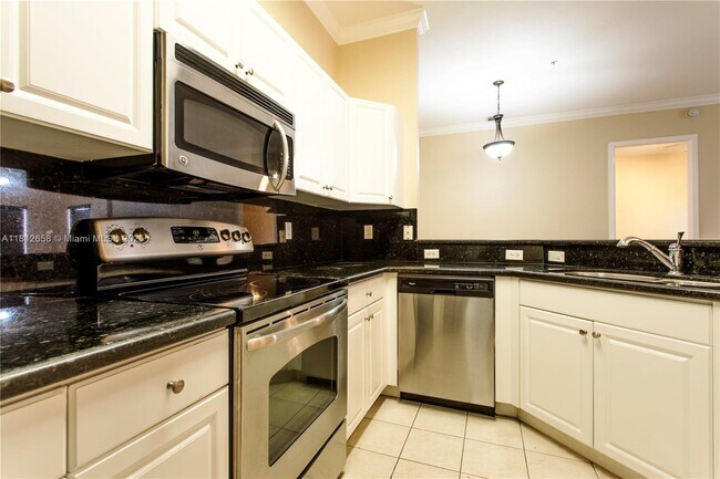 Building Photo - 4402 SW 160th Ave