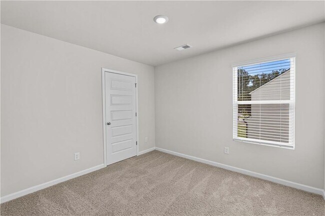 Building Photo - 334 Sound Cir
