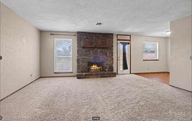 Building Photo - Charming 3-Bed Jenks Home Near Tulsa Hills – Large Corner Lot!